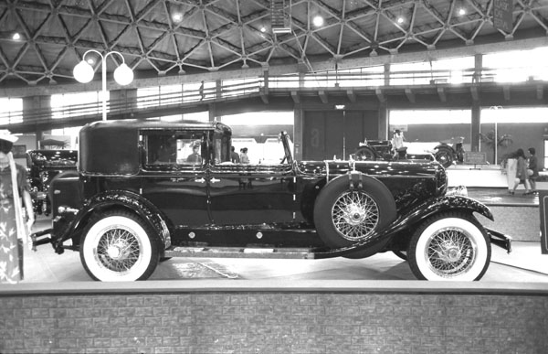 09-4b 263-05 1930 du Pont Model G Royal Town Car.jpg